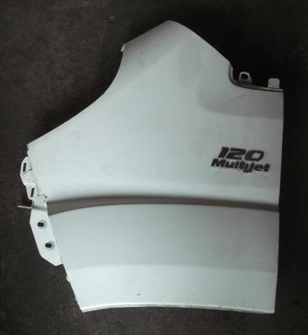 Pára-lama dianteiro esquerdo 1342577080 FIAT