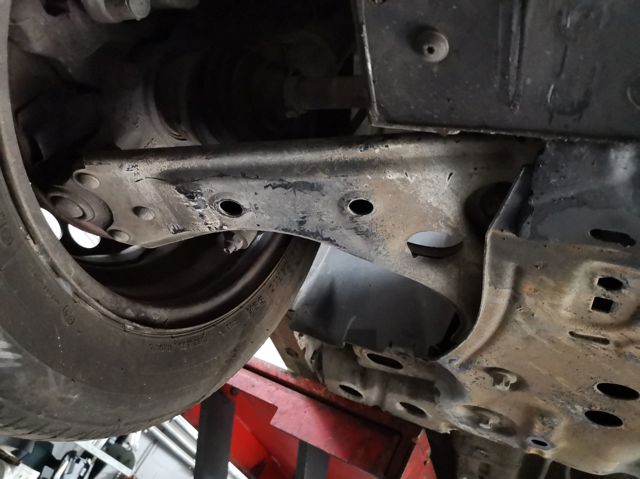 13426553 OPEL Нижний рычаг купить в Николаев