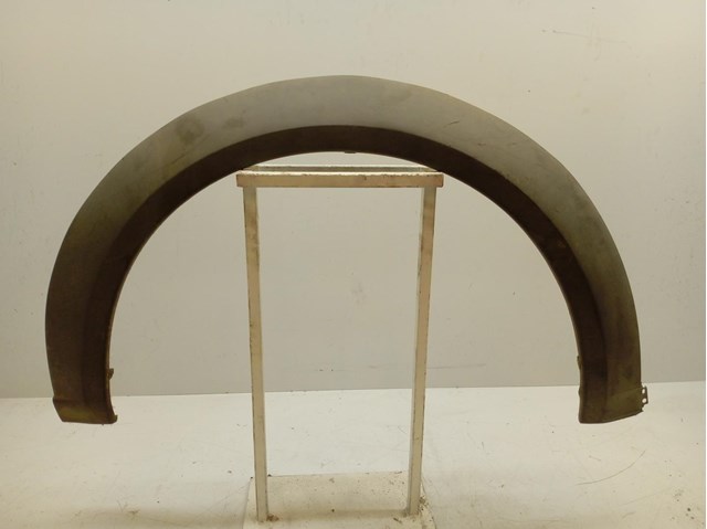 Expansor (placa sobreposta) de arco do pára-lama dianteiro direito 1350037 Ford