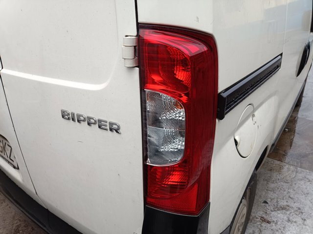 Luz traseira direita para Peugeot Bipper 1.4 HDI 8hs 01353205080