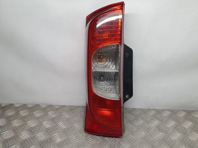 Lanterna traseira esquerda para Peugeot Bipper Tepee 1.4 HDI 8HS (DV4TED) 1353206080E