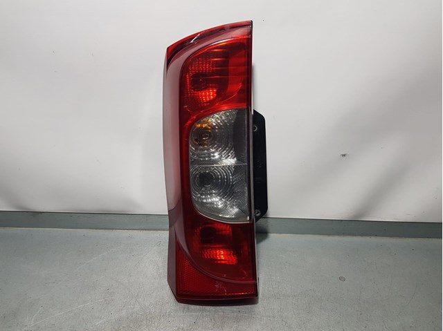 Lanterna traseira esquerda para Peugeot Bipper Tepee 1.4 HDI 8HS (DV4TED) 01353206080