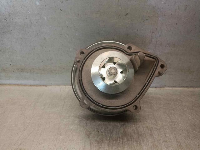 FORD 1364681 Помпа водяная (насос) охлаждения в наличии Ровно