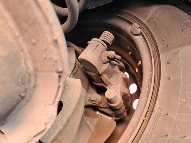 Pinça de freio traseira direita para Volvo V40 Kinetic D5204T6 1365648