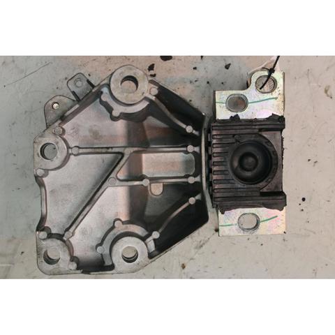 1369381080 FIAT Левая подушка двигателя купить в Киев