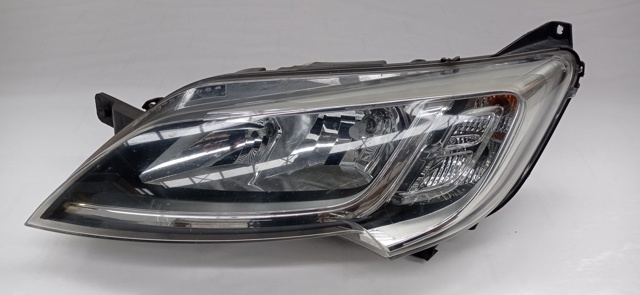 PEUGEOT 1374296080 Левая фара в наличии Ужгород
