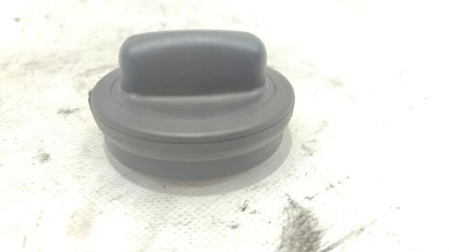 Tampa (tampão) do tanque de combustível 1404700005 MERCEDES