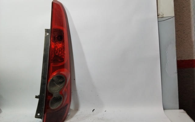 FORD 1437625 Фонарь задний правый в наличии Кривой Рог