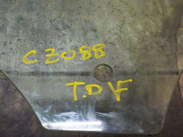 FORD 1461650 Стекло двери задней правой в наличии Ужгород