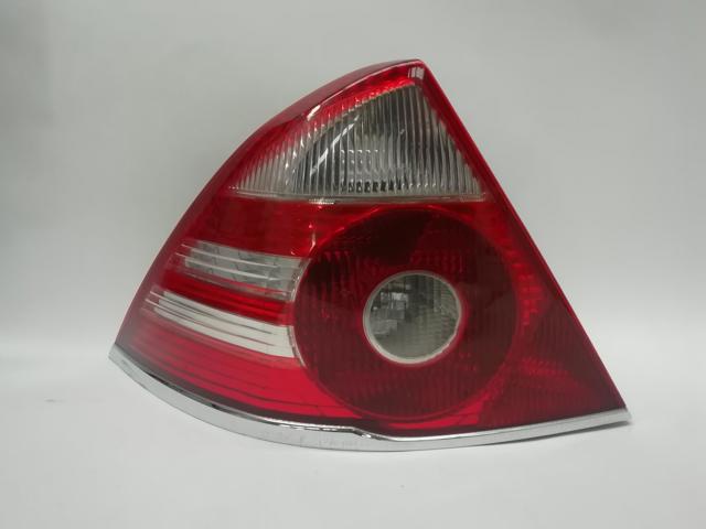 Luz traseira esquerda para Ford Mondeo III (B5Y) (2004-2007) 1464087