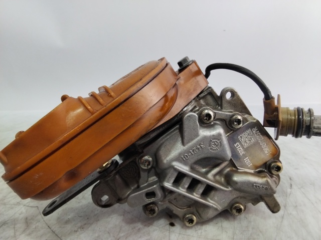 150002257R RENAULT Насос масляный купить в Николаев