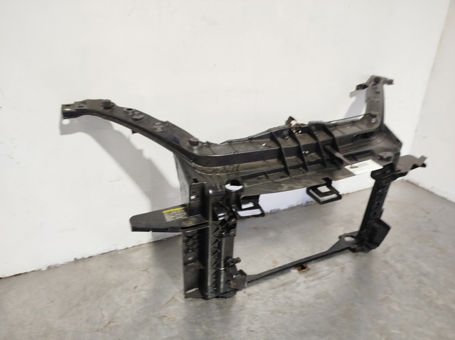 FORD 1518176 Рамка радиатора в наличии Николаев