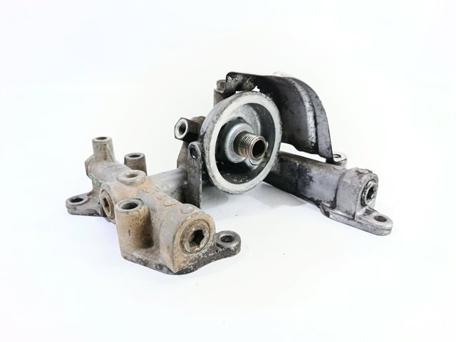 15238G2404 NISSAN Кронштейн масляного фильтра купить в Житомир