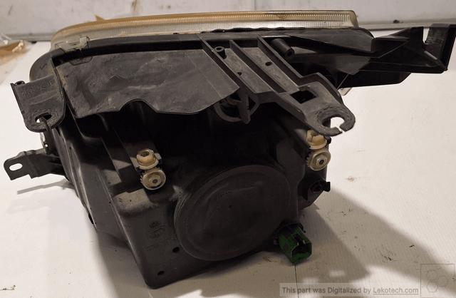 FORD 1547721 Правая фара в наличии Николаев