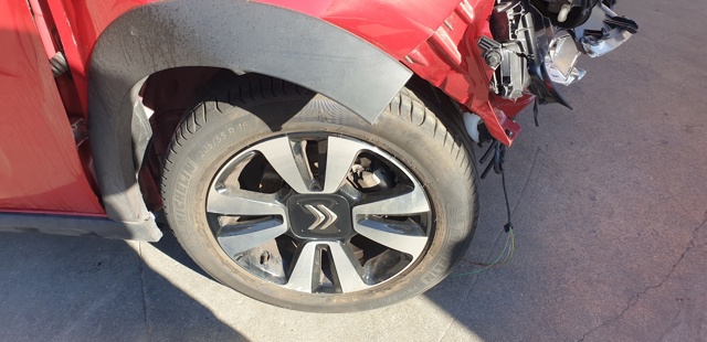 Mugir?? Suspensão do eixo, suspensão da roda, traseira direita para Peugeot 208, Peugeot 301 1607557580