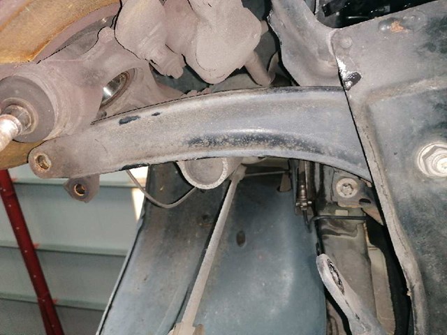 Braço dianteiro esquerdo da suspensão inferior para Peugeot 308 (4a_.4a_) (2007-2014) 1.6 HDI 1643189180