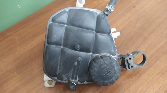 Tanque de expansão do sistema de esfriamento 1645000049 MERCEDES