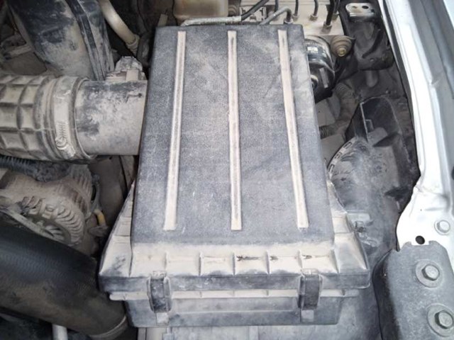 Caixa de filtro de ar, parte superior 16526EB300 Nissan