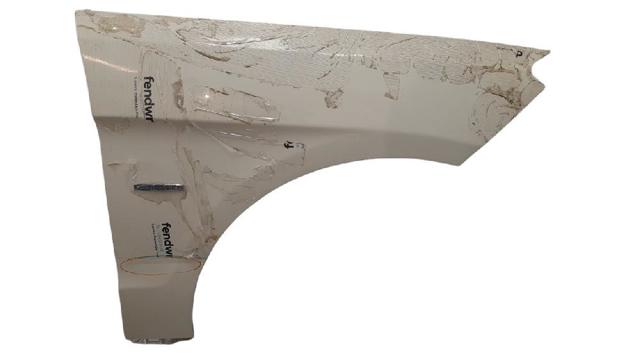 Pára-lama dianteiro direito 1668802600 MERCEDES