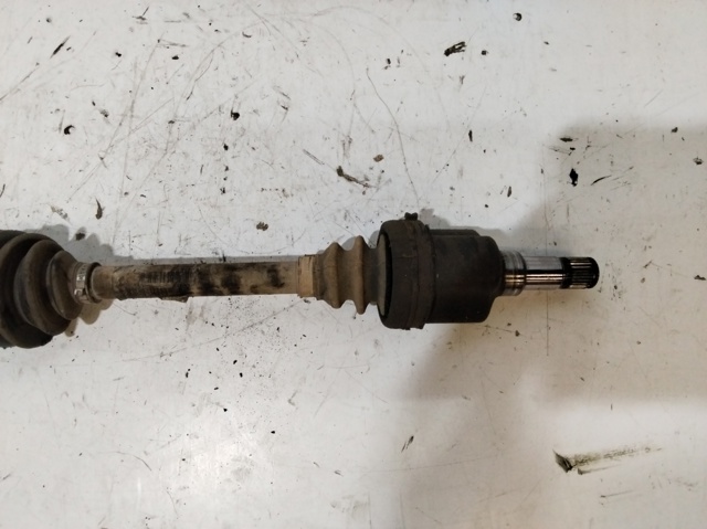 FORD 1682285 Полуось (привод) передняя левая в наличии Ирпень