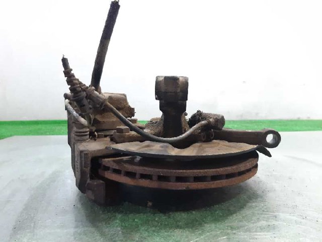 MERCEDES 1683301720 Цапфа (поворотный кулак) передний правый в наличии Харьков