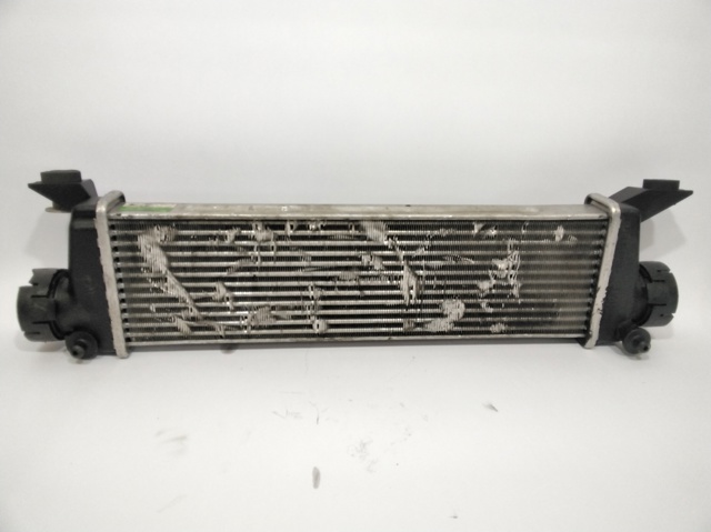 Radiador de intercooler 1685000000 MERCEDES