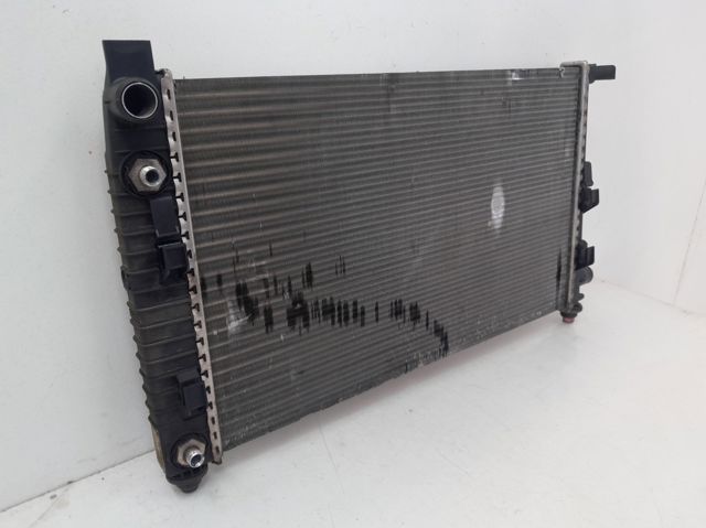 1685002002 MERCEDES Радиатор охлаждения двигателя купить в Киев