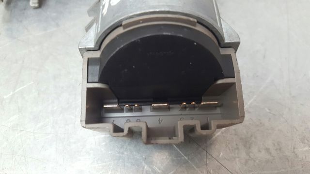 FORD 1686782 в наличии Полтава
