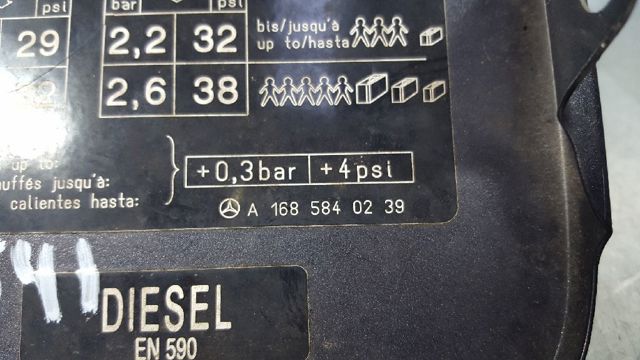 1687500106 MERCEDES Лючок бензобака купить в Николаев