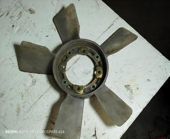 Ventilador (roda de aletas) do radiador de esfriamento 1711060A00 Suzuki