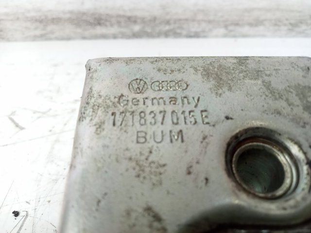 171837015E VAG Замок водительской двери купить в Днепр