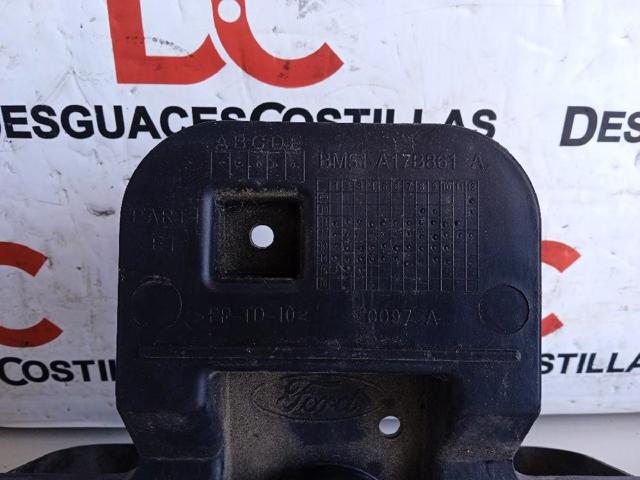 FORD 1748858 Кронштейн бампера заднего центральный в наличии Кривой Рог