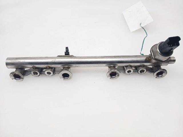 RENAULT 175204385R Распределитель топлива (рампа) в наличии Житомир