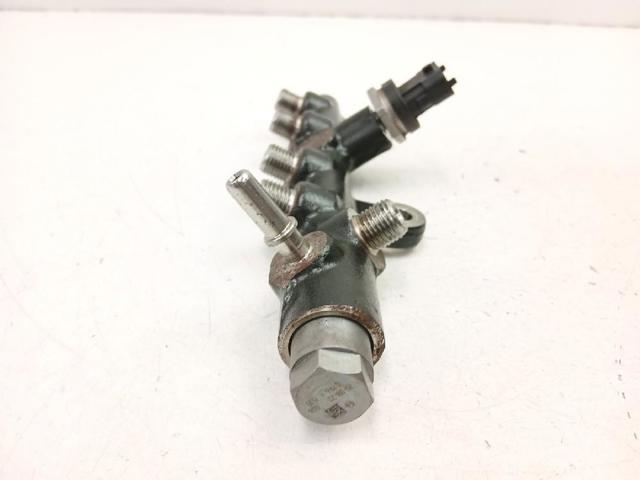 175212943R RENAULT Распределитель топлива (рампа) купить в Хмельницкий