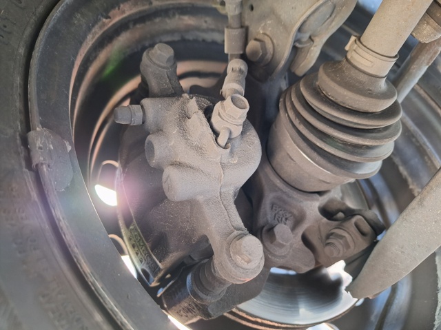 FORD 1766808 Суппорт тормозной передний правый в наличии Украина