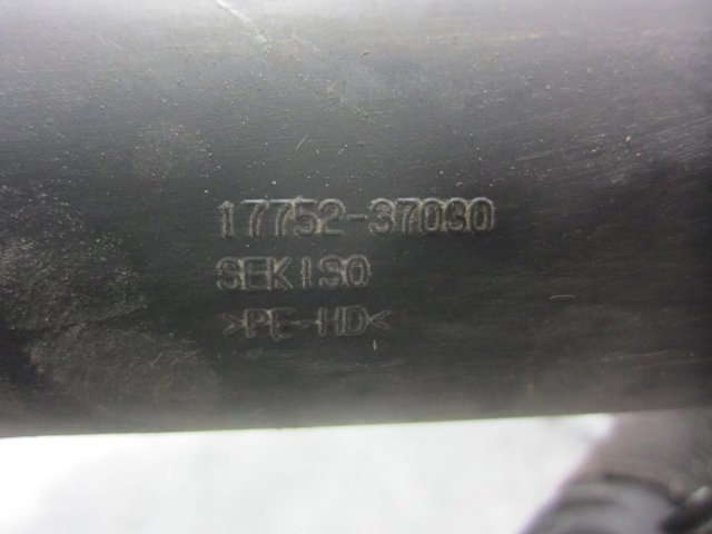 TOYOTA 1775237030 Патрубок воздушный, вход воздушного фильтра в наличии Киев