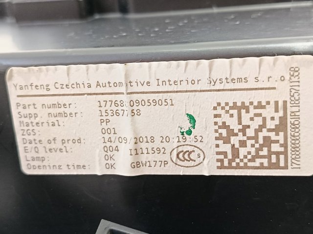 17768009059051 MERCEDES Ящик перчаточный (бардачок) купить в Львов