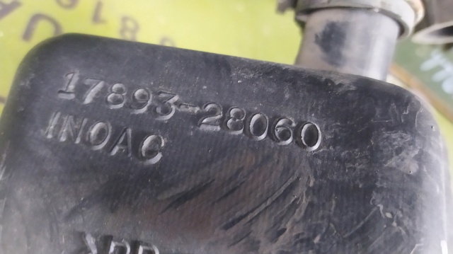 1788028240 TOYOTA Выпускной патрубок воздушного фильтра купить в Запорожье