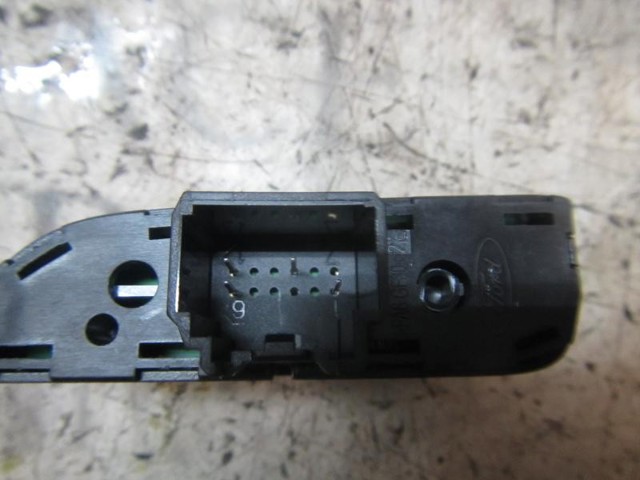 FORD 1813933 в наличии Полтава