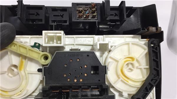 Alcapão do tanque de combustível Opel Zafira P12