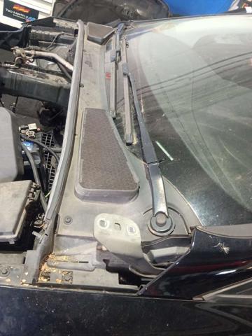 1837803 FORD Водосток лобового стекла, жабо купить в Павлоград