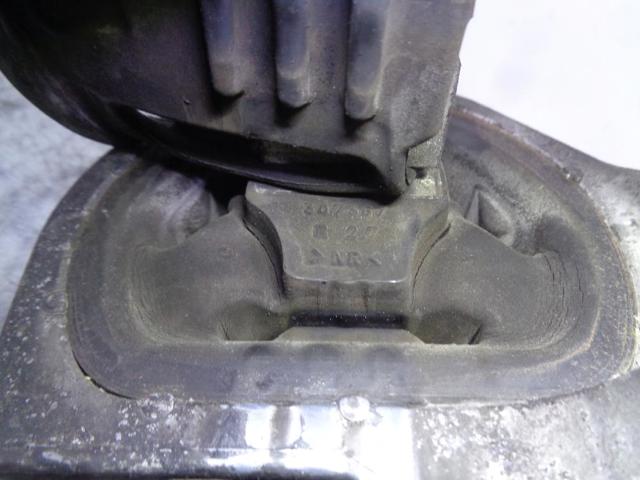 184493 PEUGEOT Правая подушка двигателя купить в Житомир