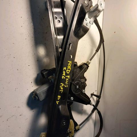 Mecanismo de acionamento de vidro da porta dianteira direita 1847369 FORD