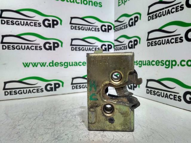 Fecho da porta dianteira esquerda 191837015C VAG