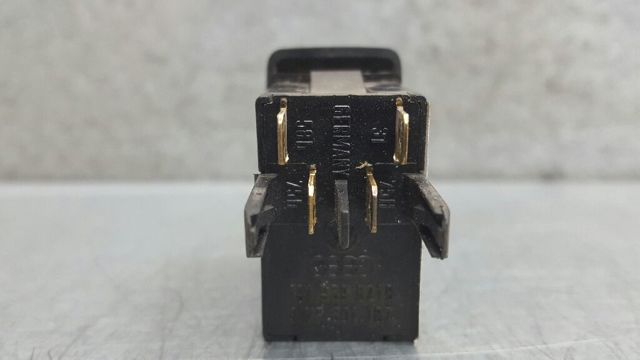 VAG 191959621B Кнопка включения обогрева заднего стекла в наличии Николаев