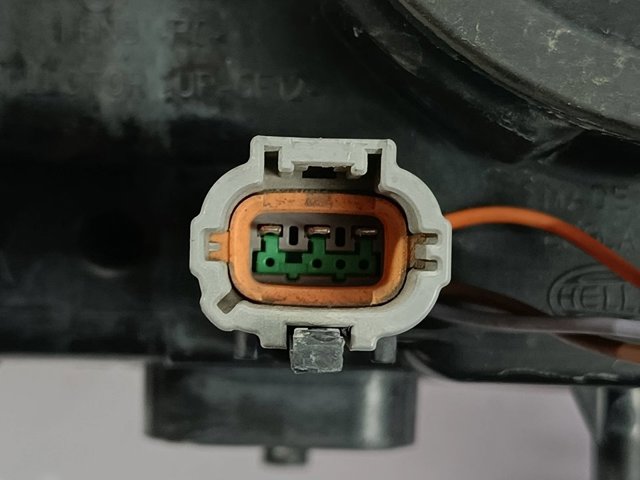 NISSAN 1EJ23801002 Фара правая в наличии Житомир