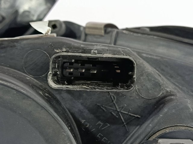 NISSAN 1EJ23801002 Правая фара в наличии Ужгород