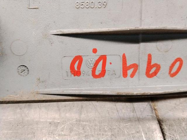 VAG 1H0941777A Заглушка (решетка) противотуманных фар бампера переднего левая в наличии Ровно