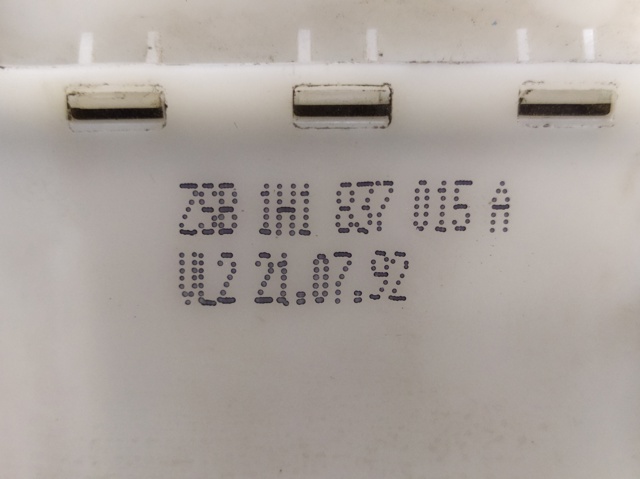 VAG 1H1837015A Замок двери передней левой в наличии Черновцы