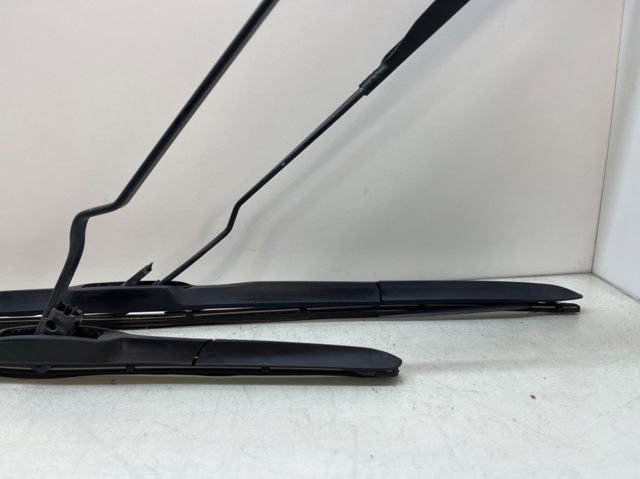 1H1955410A Поводок стеклоочистителя купить Полтава